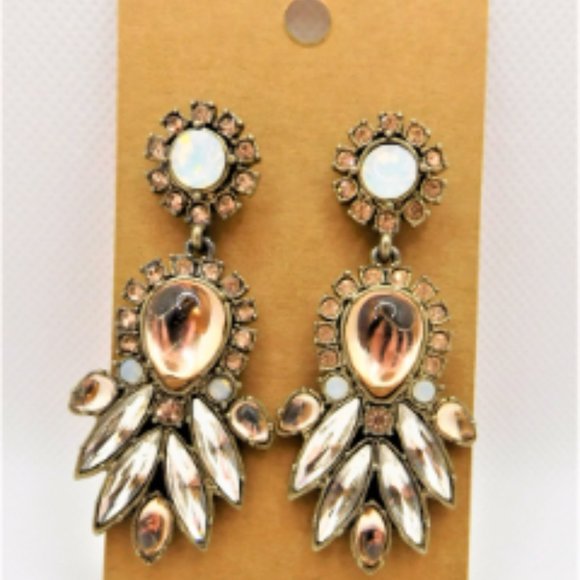 Ann Taylor Jewelry - Exquisite Vintage pink blush statement earrings